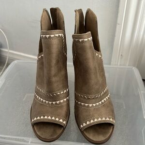 Taupe embroidered booties.